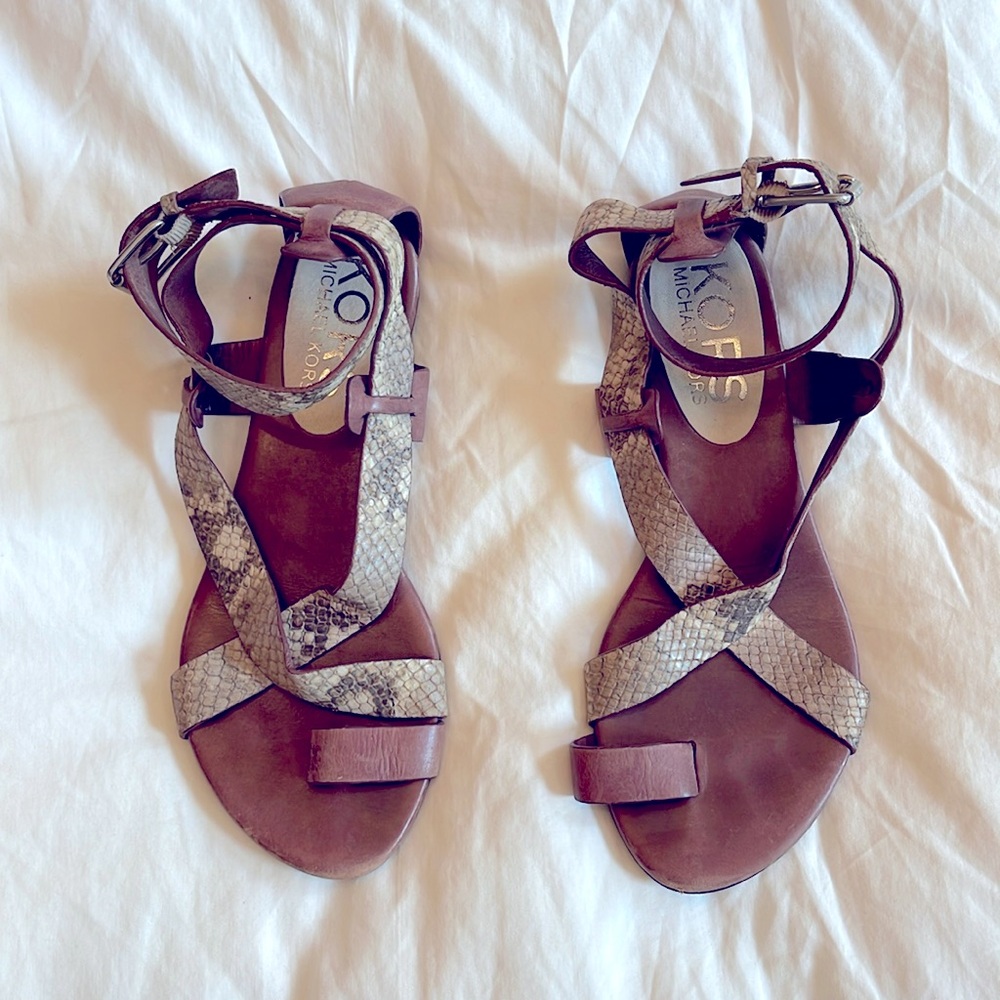 Kors Michael Kors Brown Leather Snakeskin Toe Ring Flat Sandals SZ 6